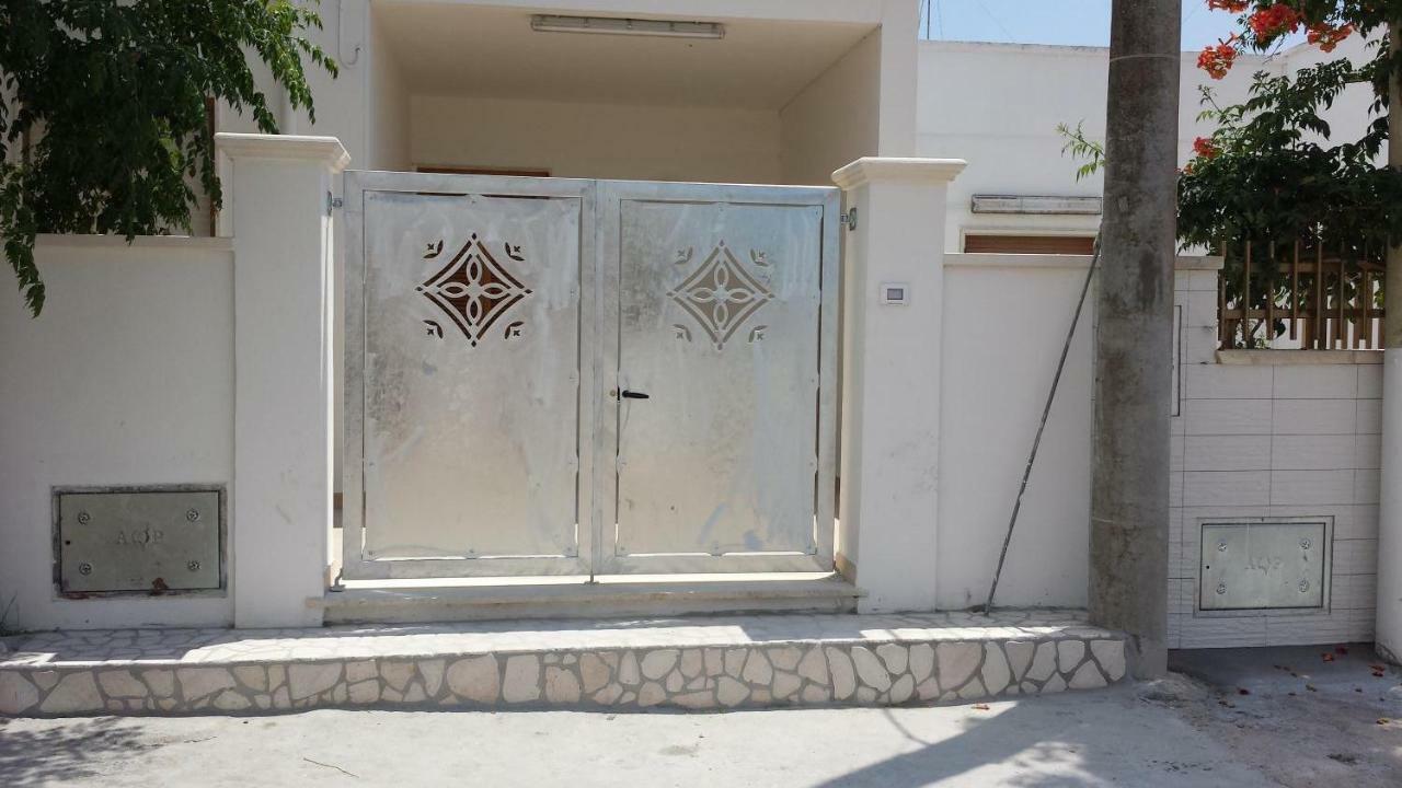 Villetta Acquamarina Torre Lapillo Exterior photo